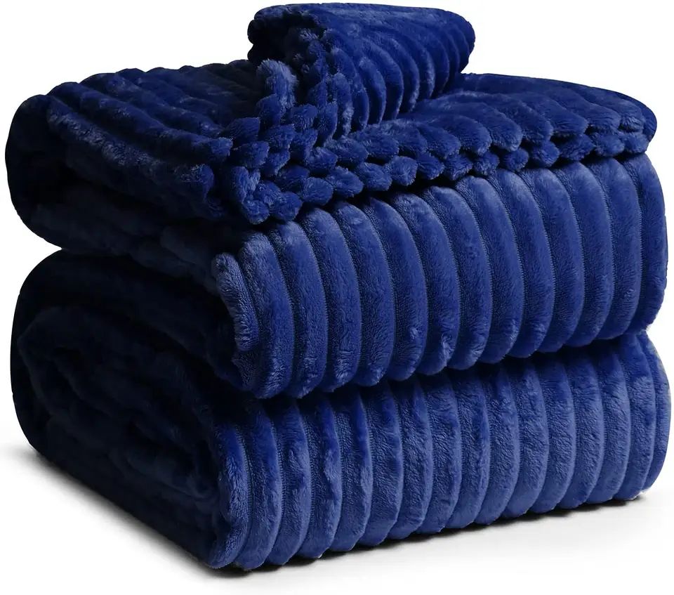Coral And Navy Throw Deka