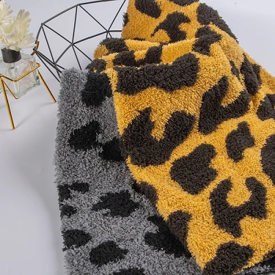 Látka Sherpa s leopardím vzorom