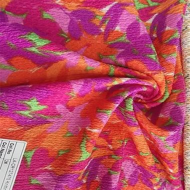 Skladaná látka na šaty